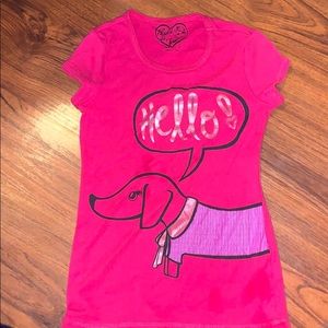 I’m selling a beautiful dog shirt saying hello